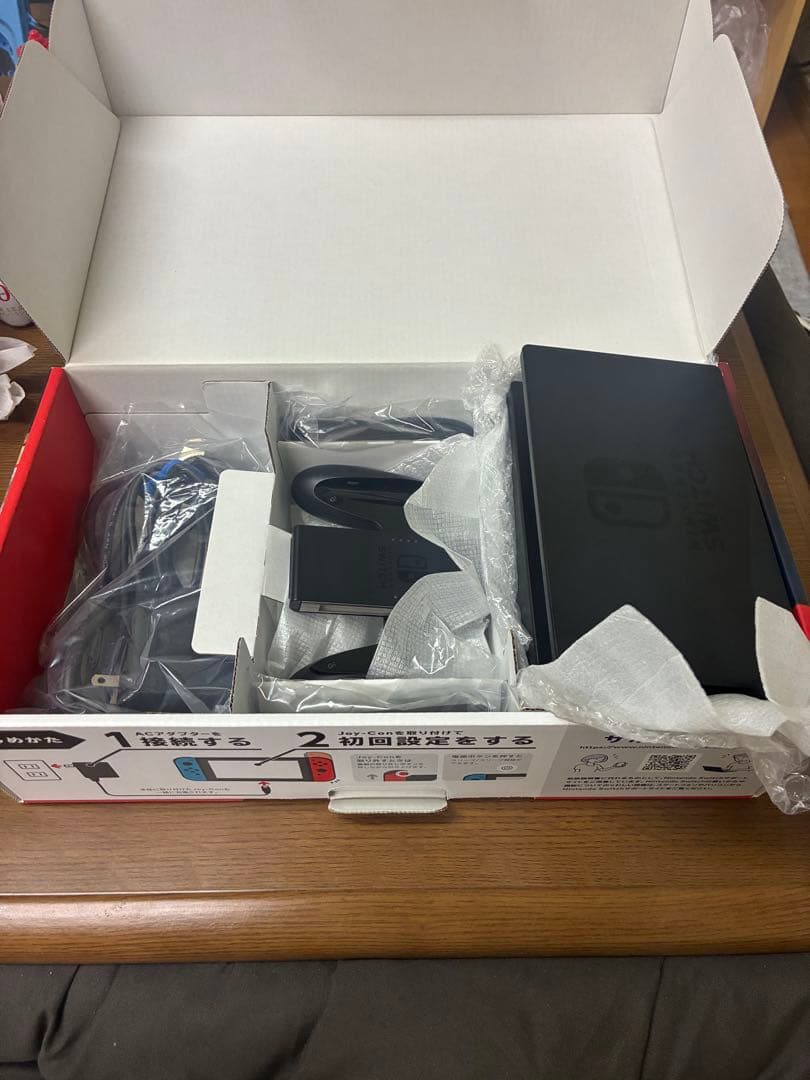 【美品】Nintendo Switch ニンテンドースイッチ　本体
