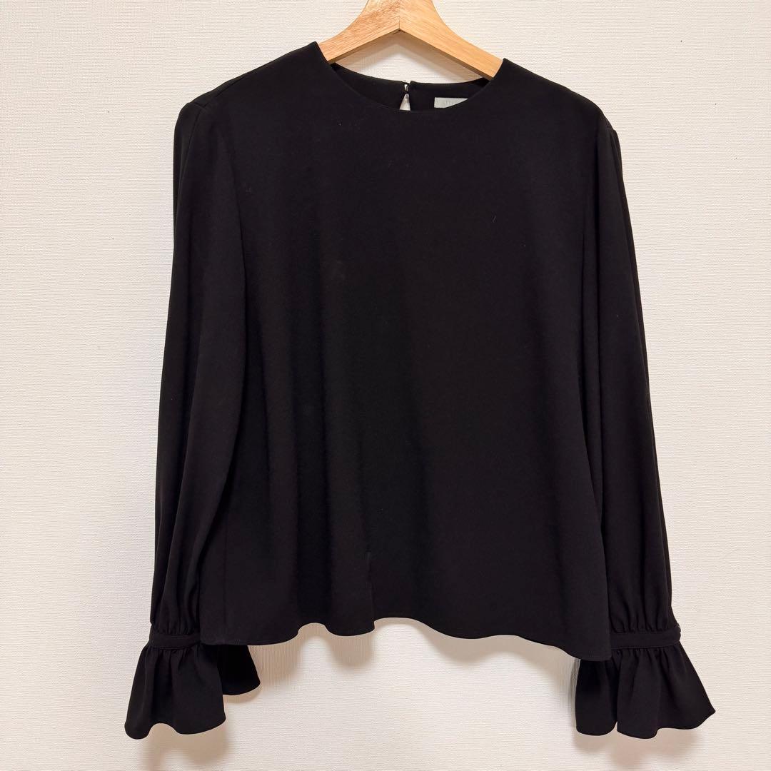 美品　theory luxe 24SS 蛯原友里さん着用 クルーネックブラウス