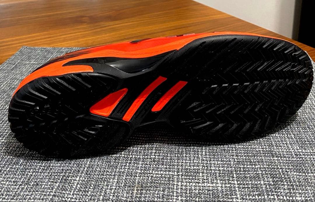 【新品未使用】テニスシューズアシックスSOLUTION SPEED FF