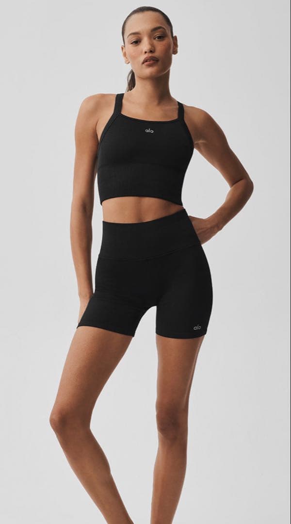 ヨガ・ピラティス alo yoga Seamless Ribbed Favorite Short