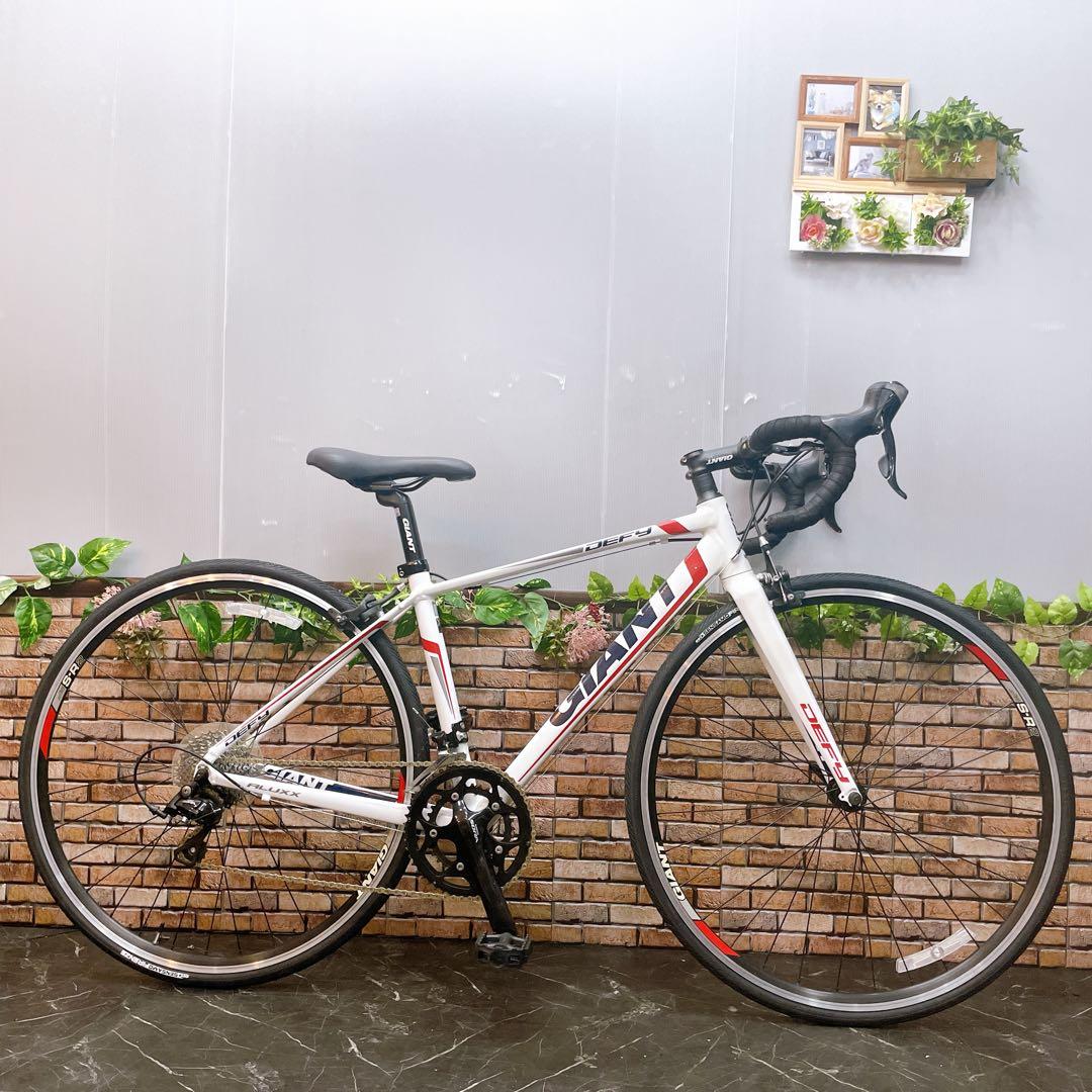 【18】ロードバイク スポーツ車 GIANT DEFY ホワイト SORA