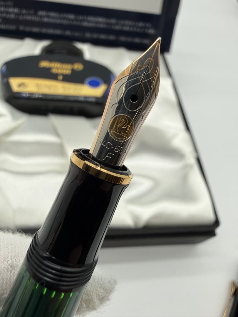 d*3様 ペリカン　万年筆　14c-585 新品同様　箱/インク付き