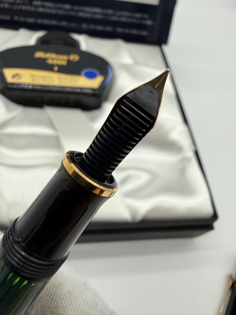 d*3様 ペリカン　万年筆　14c-585 新品同様　箱/インク付き