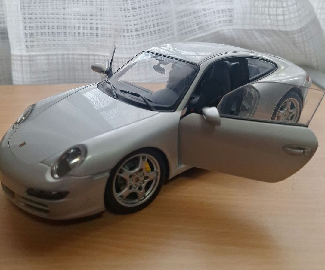オートアート　ポルシェ　911カレラ　本体のみ　ジャンク扱い