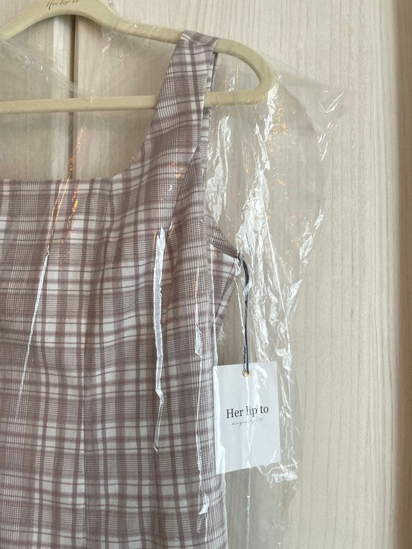 新品タグ付き Herlipto Paddington Long Dress S