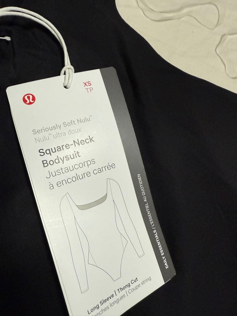 [新品]lululemon ルルレモン ボディスーツ　Nuluスクウェアネック黒