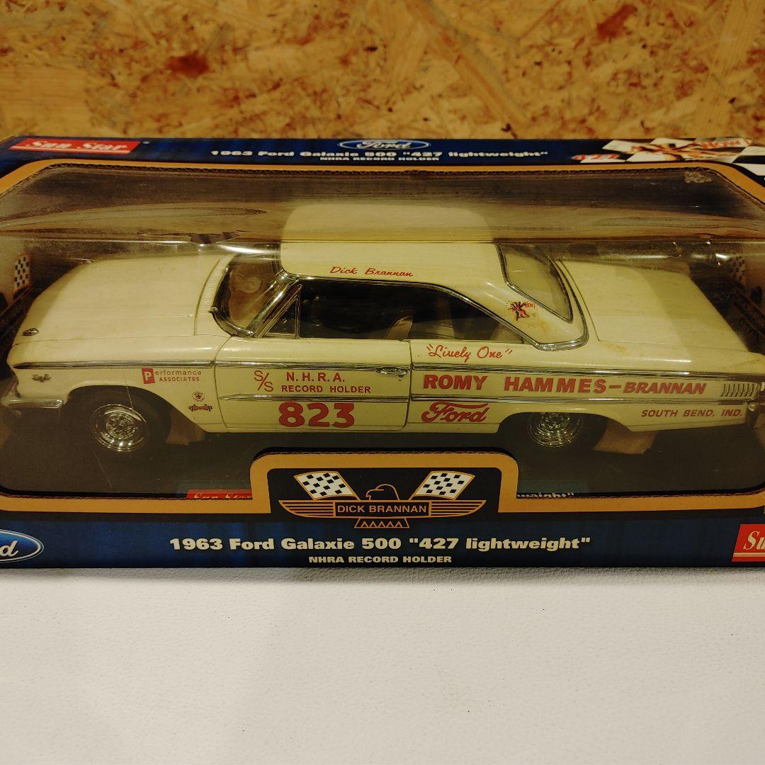 ミニカー 1963 Ford Galaxie 500 SunStar 1:18