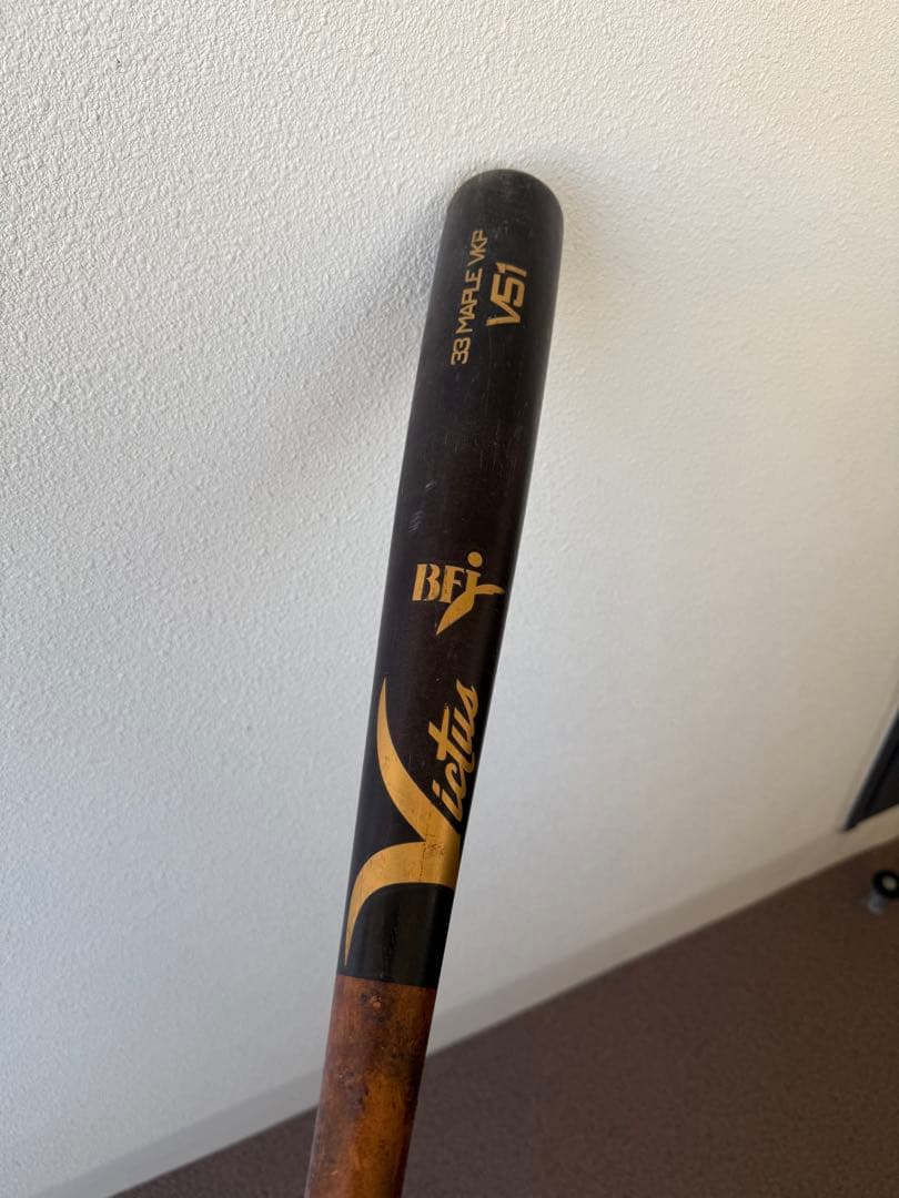 Victus 硬式木製バット 84cm870g