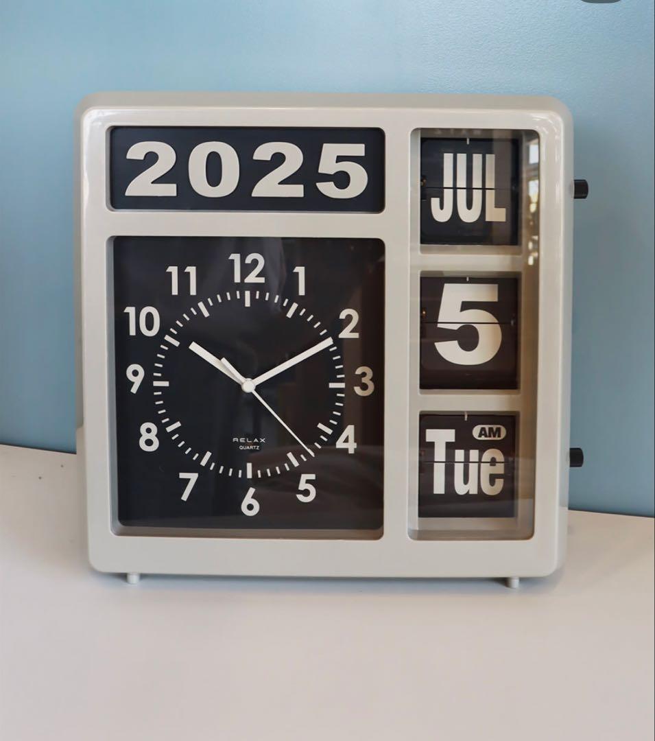 インテリア時計 Flip Calendar Clock