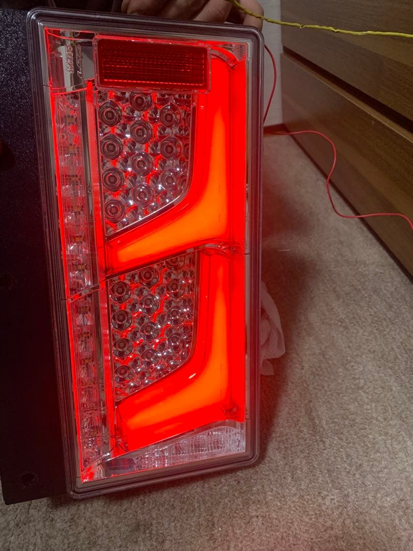 小糸製作所　LED テールランプ