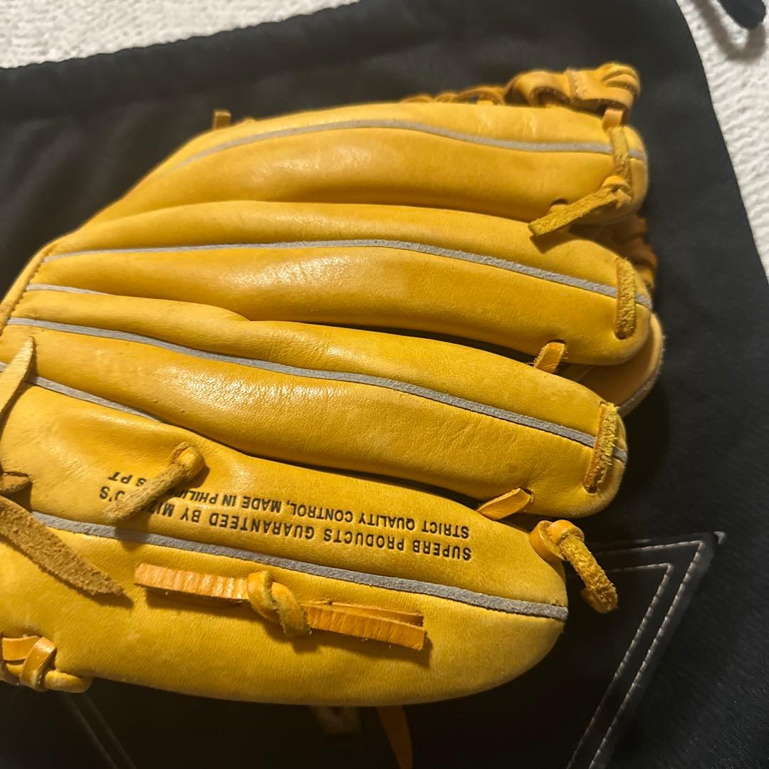 美品【左利き用】MIZUNO★少年用グローブ★グローバルエリートRG★専用袋付き