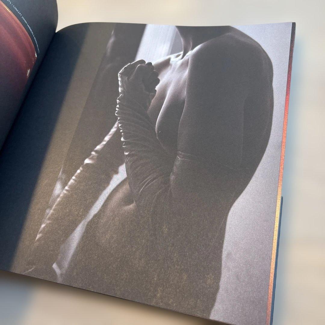アート・デザイン・音楽 SOME/THINGS MAGAZINE ISSUE 002