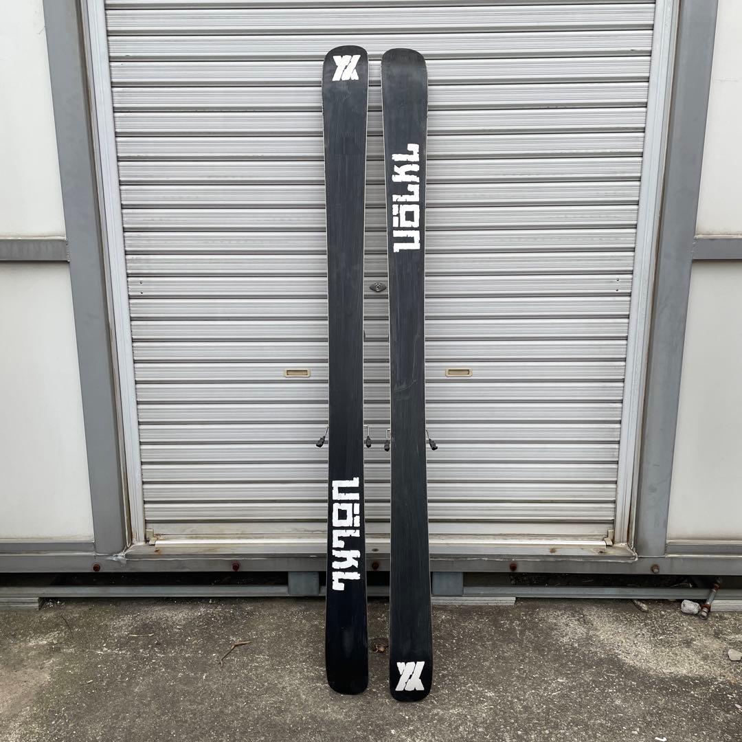 VOLKL フォルクル　スキー板 カラフル