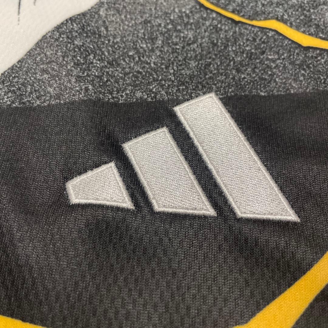 adidas × Marvel ウォームアップスウェットシャツ 25/26
