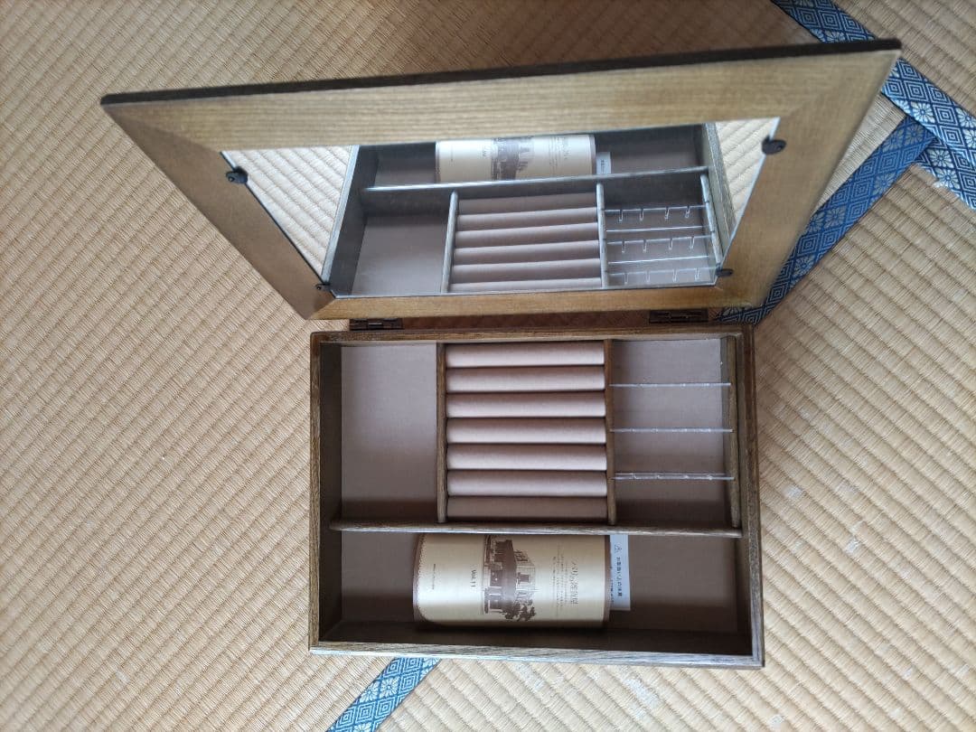 パリの雑貨屋ジュエリーボックス　大（木製アクセサリーボックス 鏡付き）