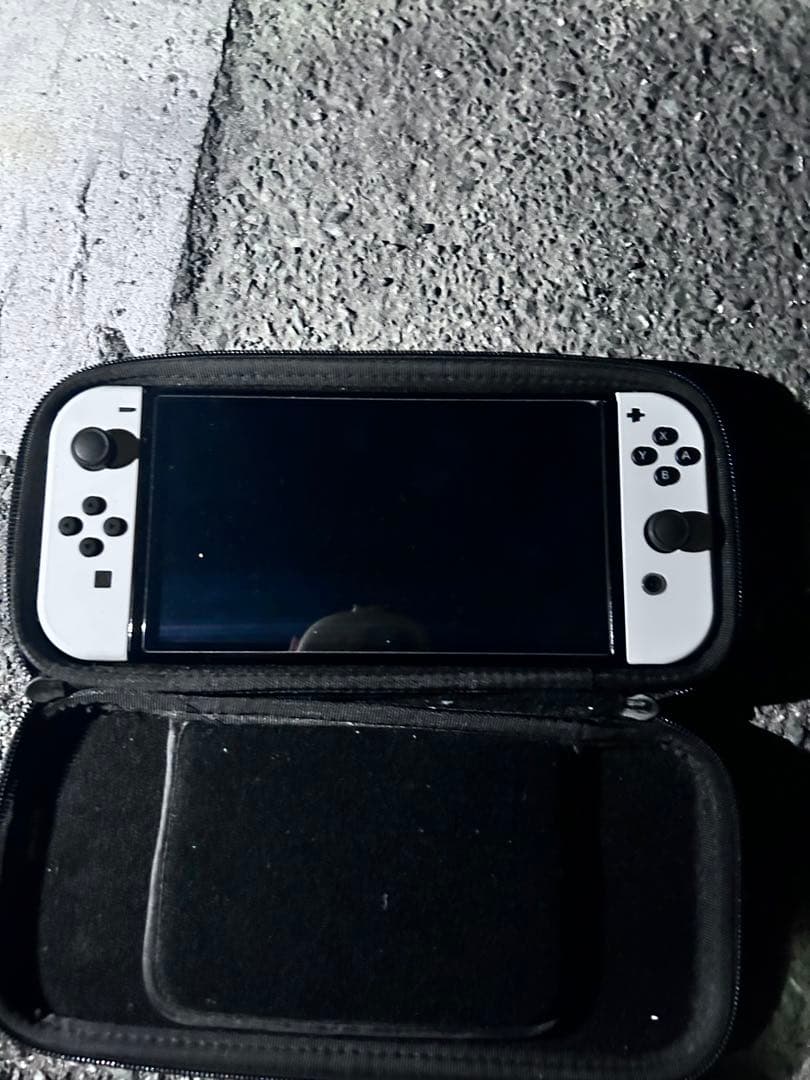 Nintendo Switch ホワイト/ブラック 本体 マイクラのカセット付き