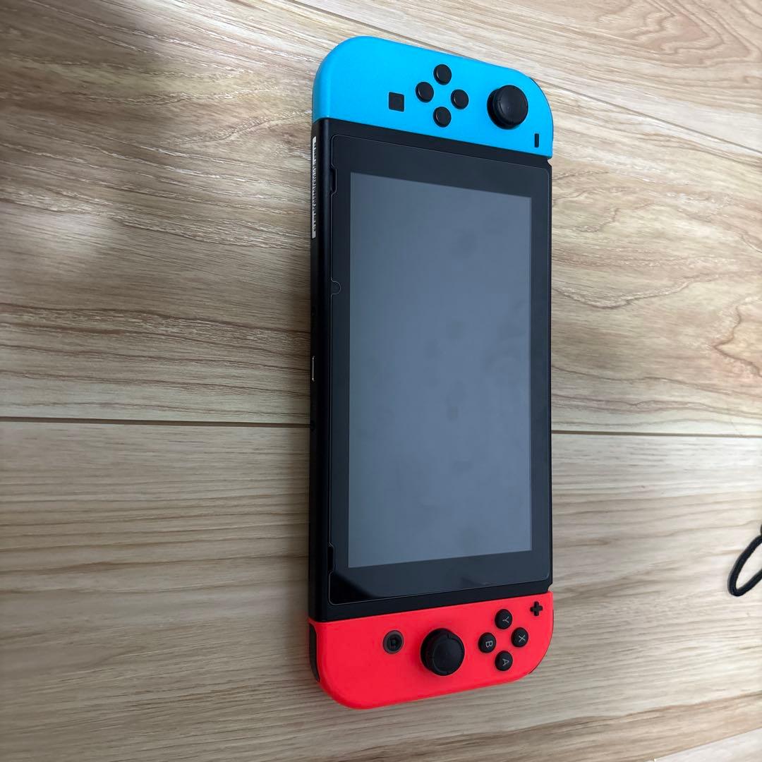 「美品」Nintendo Switch 本体　ケース付き
