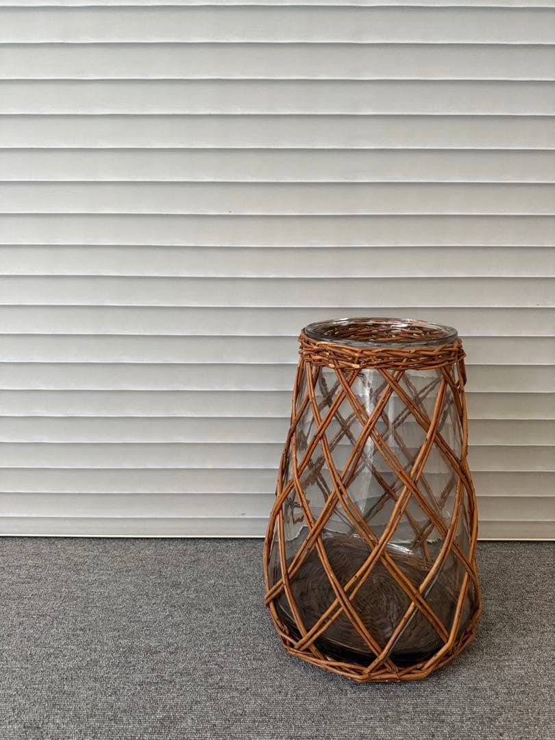 【新品☆送料込】大型ガラスと籐の手編み込み花瓶（）