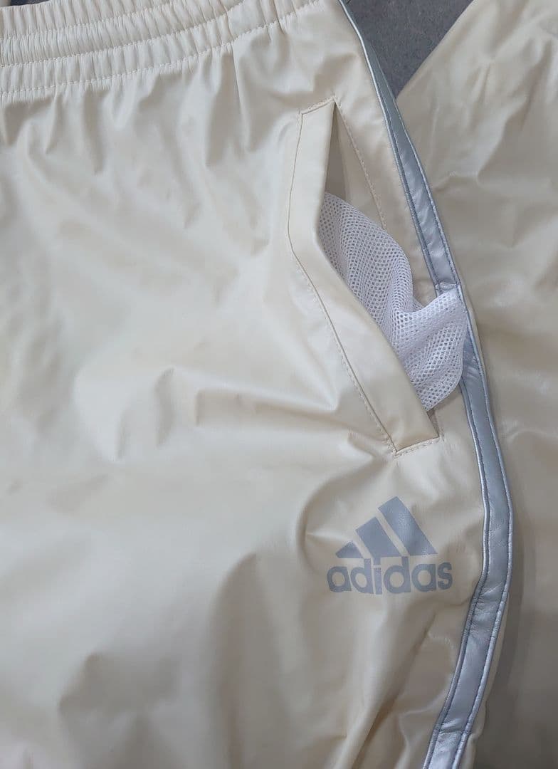 adidas　アディダス　ピステ　厚手　防寒着　観戦着にも