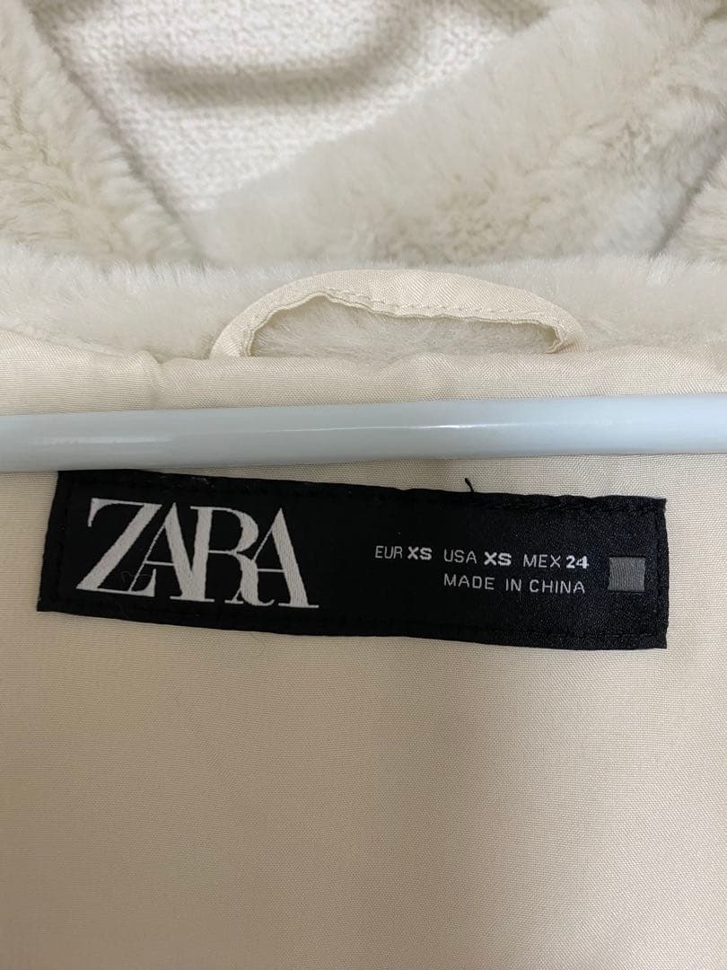 【美品】ZARAザラ フェイクファーベストXS