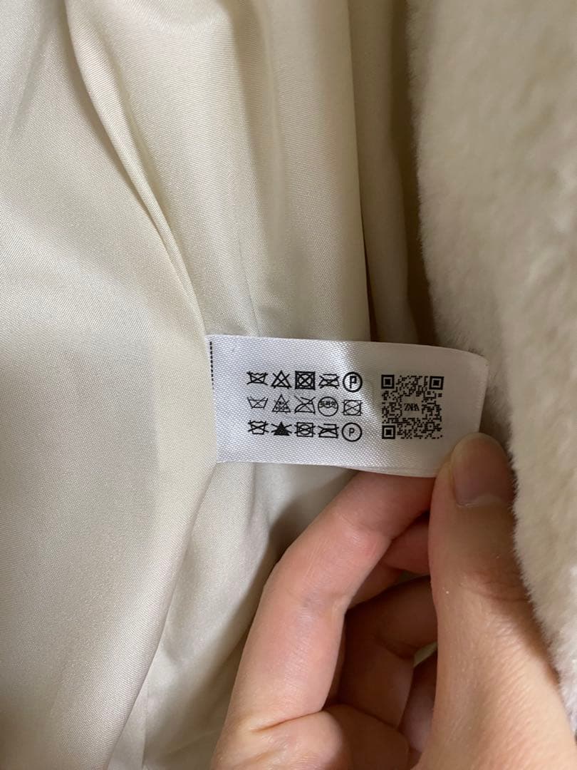 【美品】ZARAザラ フェイクファーベストXS