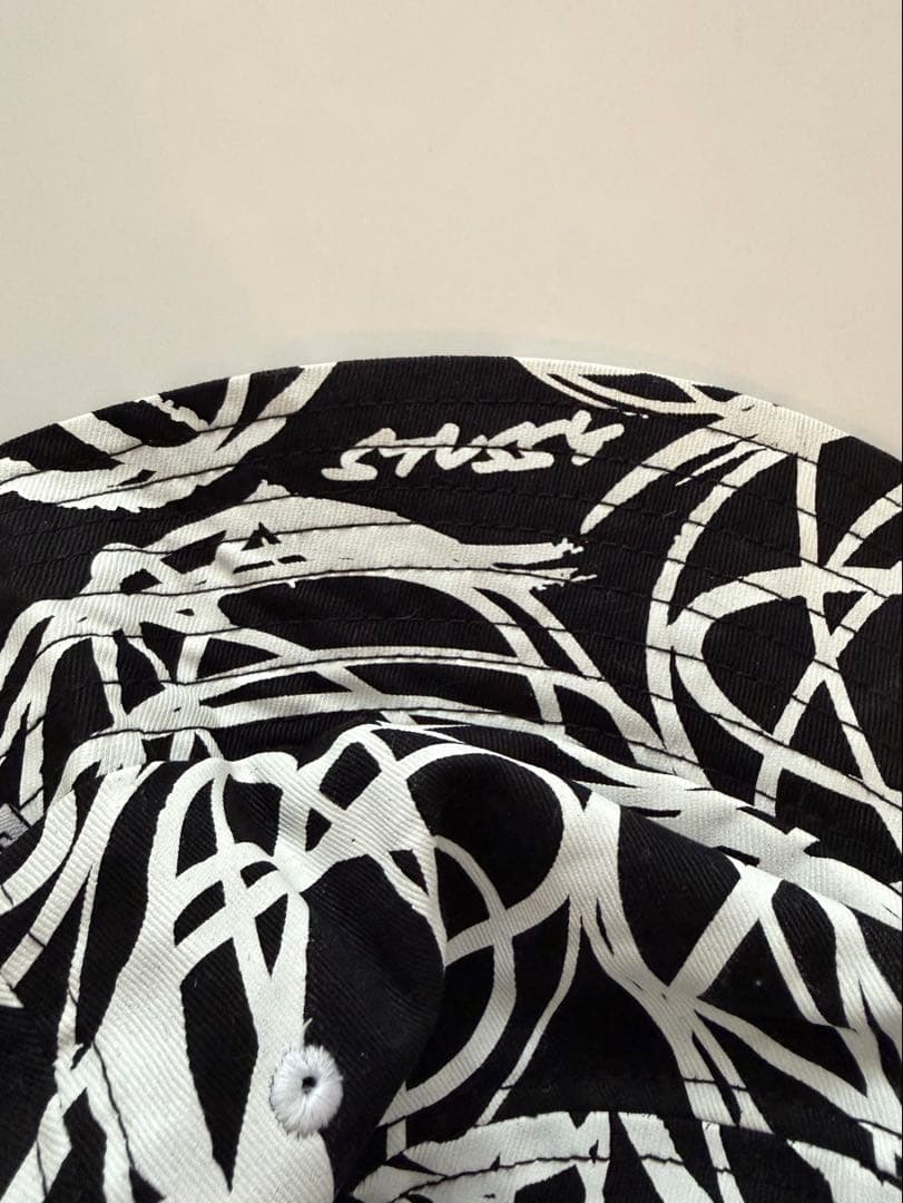 Stussy バケットハット ブラック ホワイト