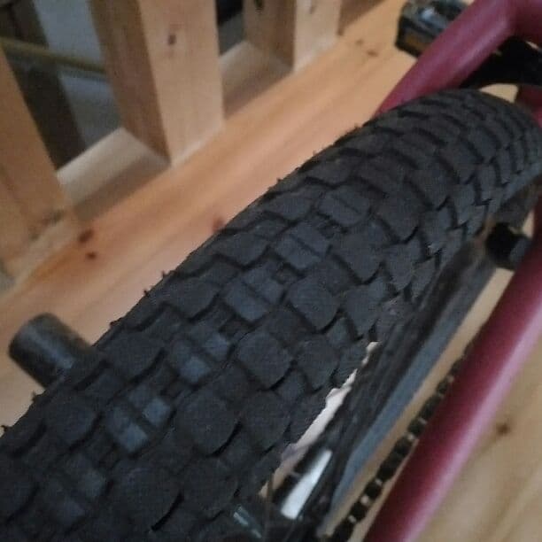 BMX　完成車　本体　ROOTDOWN　volcom