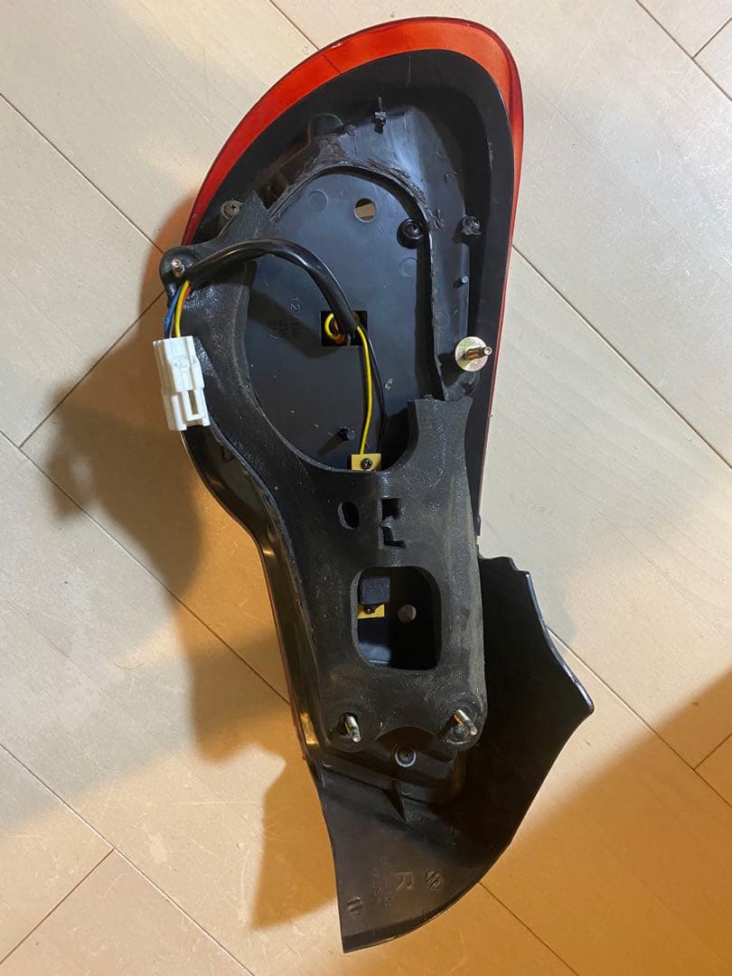 zn6 バレンティ　テールランプ