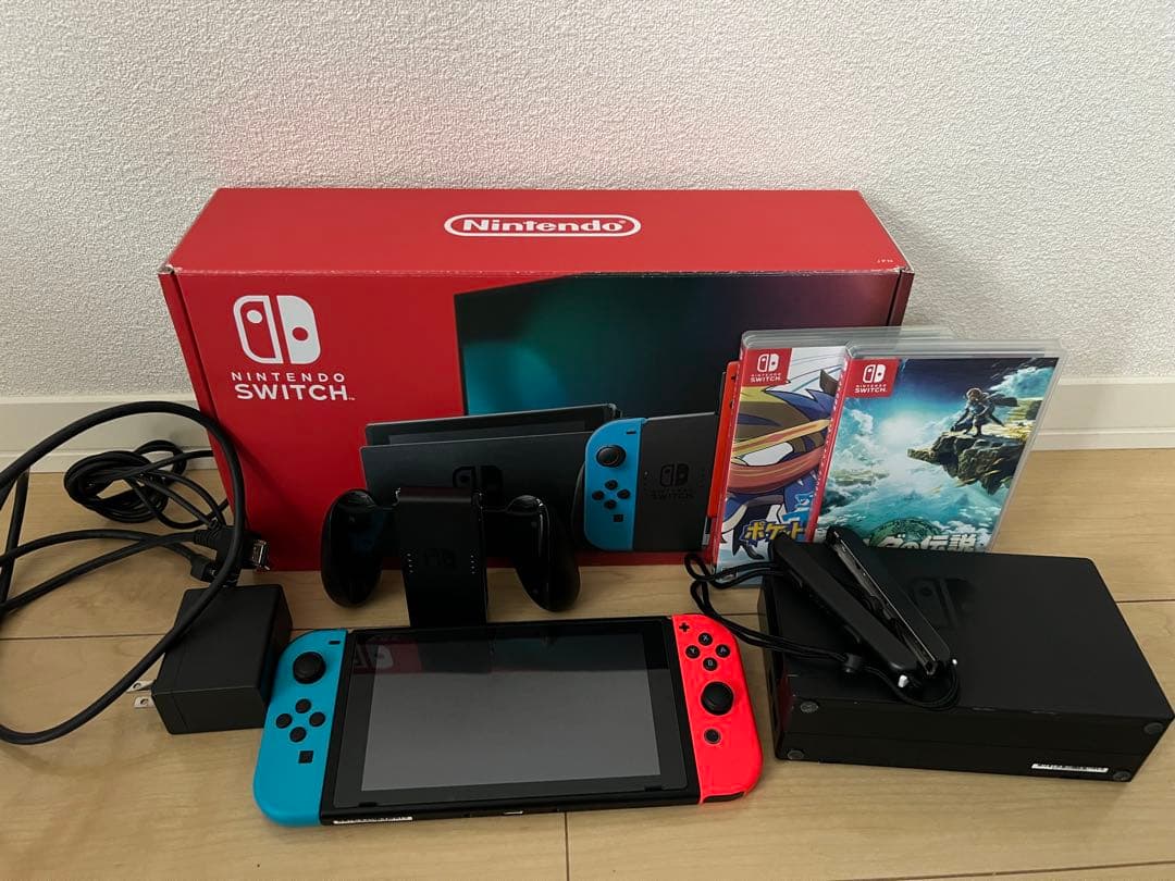 Nintendo Switch ネオンレッド/ブルー 本体とゲームカセット2本