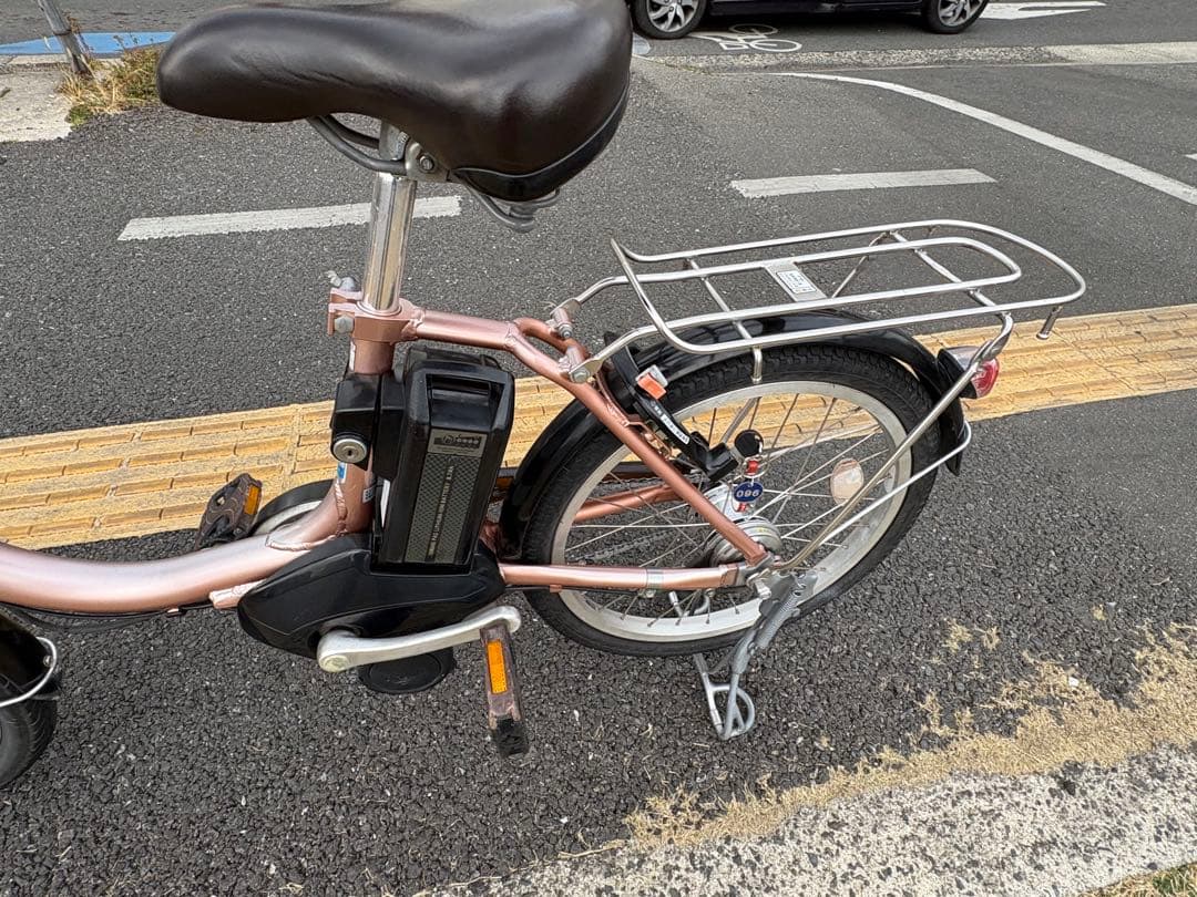 中古20㌅YAMAHA電動アシスト自転車　8.7Ah 大阪　096