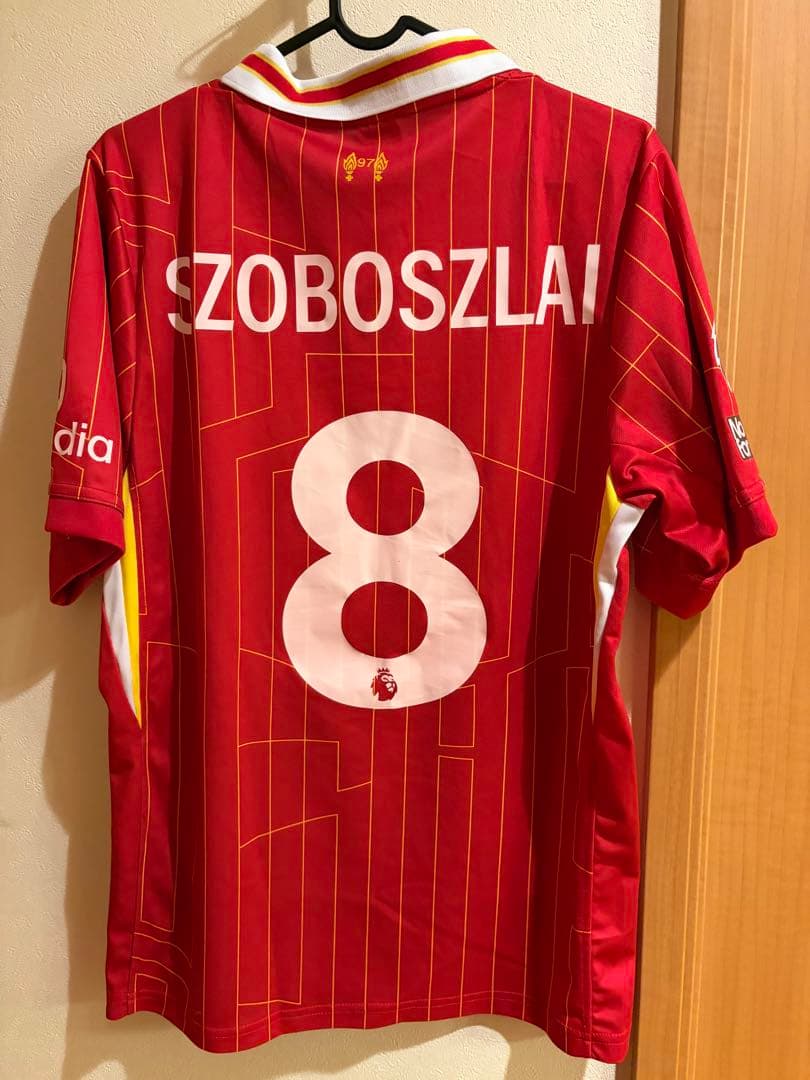 リバプール SZOBOSZLAI 8 ソボスライ　ユニフォーム