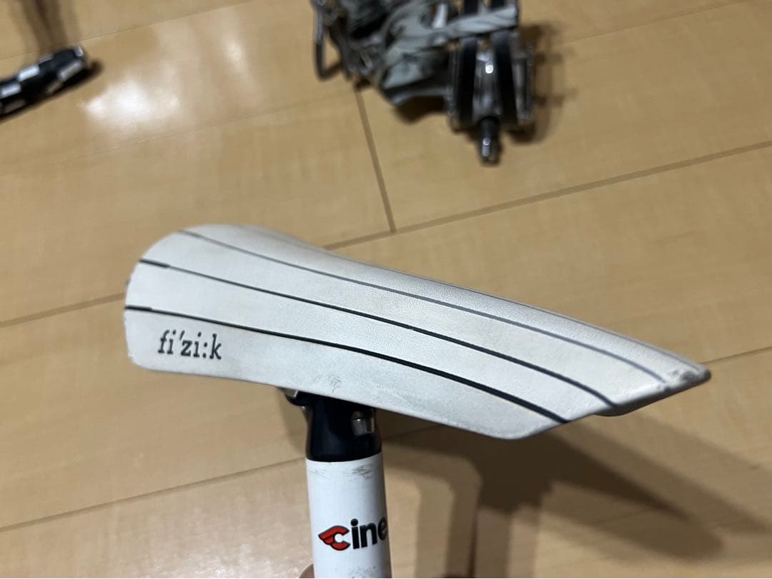 Fizik VOLTA R1 カーボンレール サドル