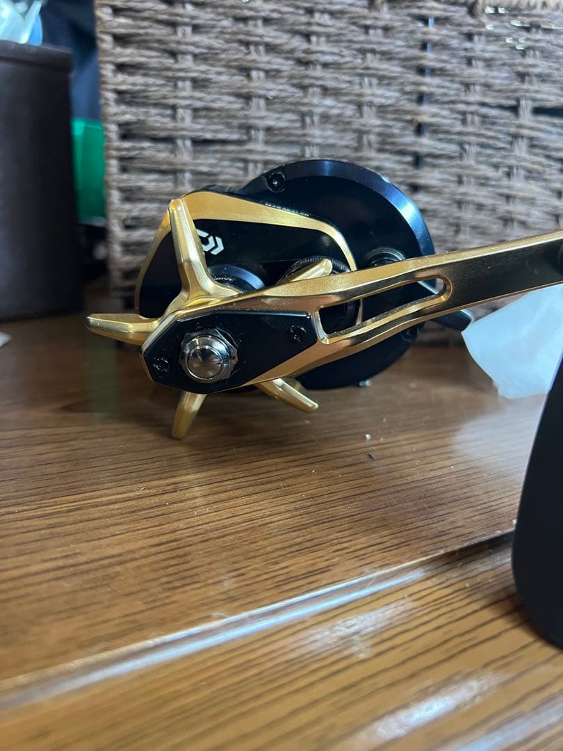 DAIWA SALTIGA 15HL 左ハンドルリール