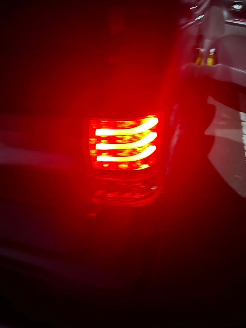 Yoshi タントカスタムl375s LEDテールランプ