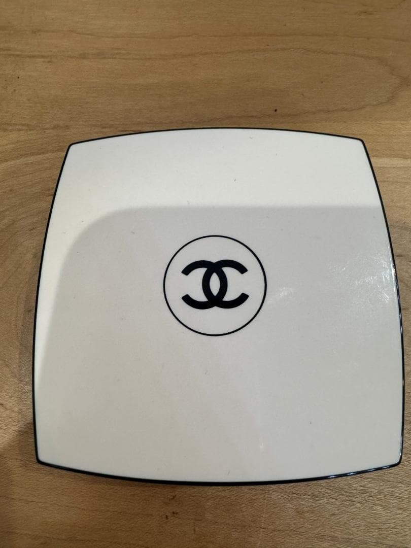 CHANEL ファンデーション、アイシャドウ、フェイスパウダー3点