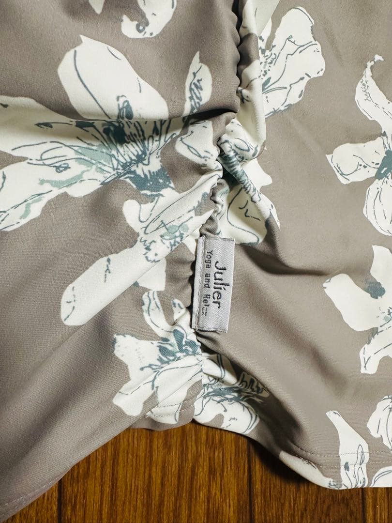 Julier 花柄ストレッチタンクトップ