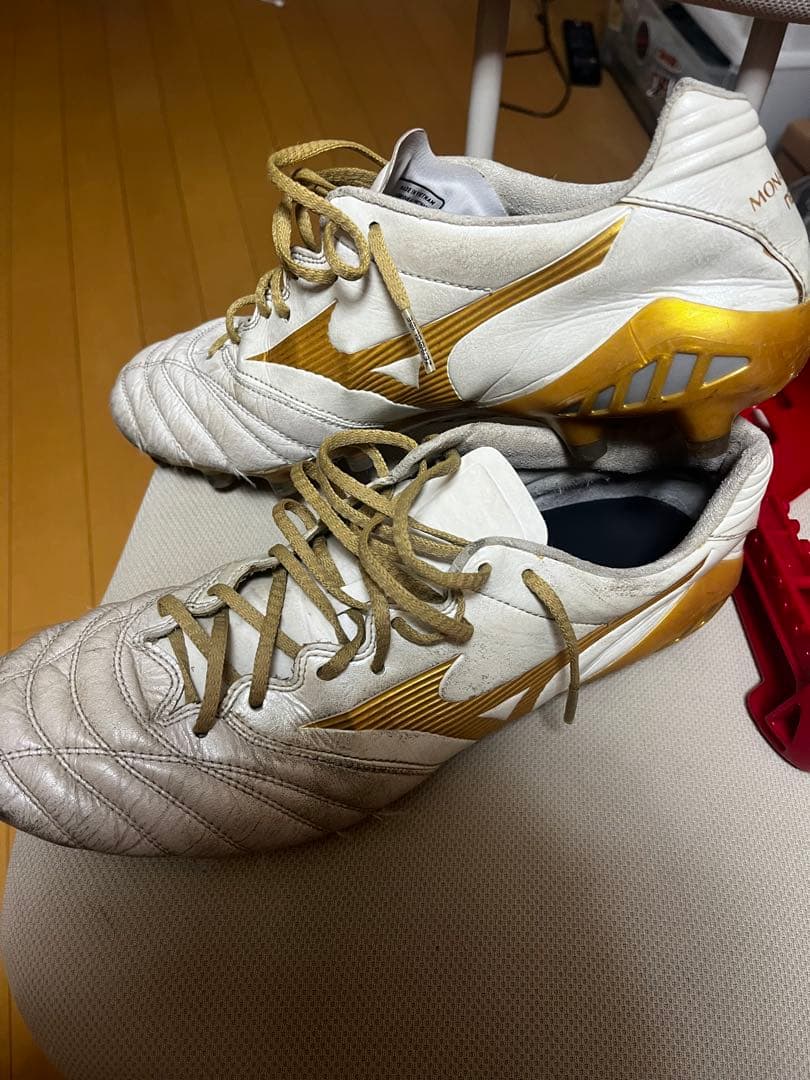 Mizuno モナルシーダ ホワイト/ゴールド スパイク