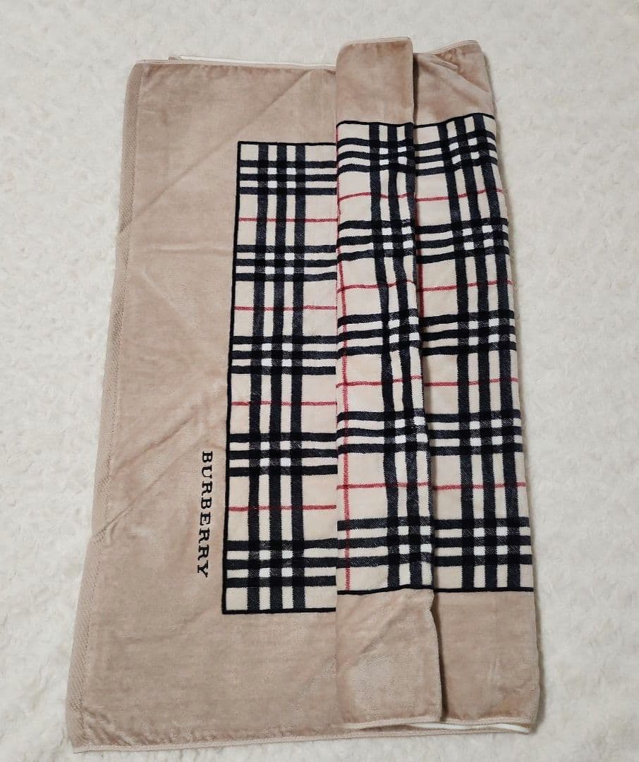 未使用　BURBERRY LONDON バスタオルノバチェック