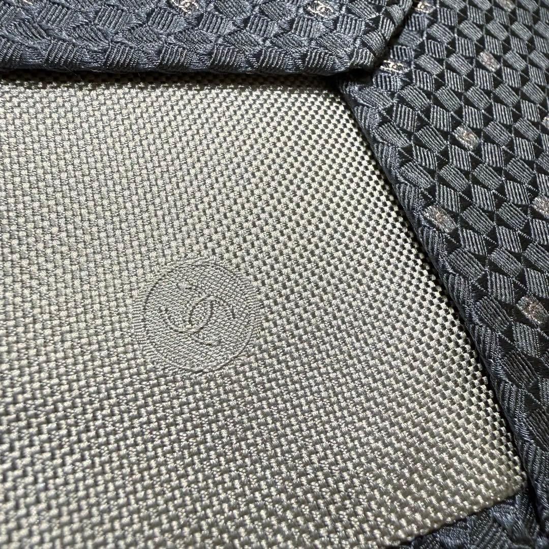 CHANEL グレー ネクタイ ハニカムパターン シャネル ココマーク
