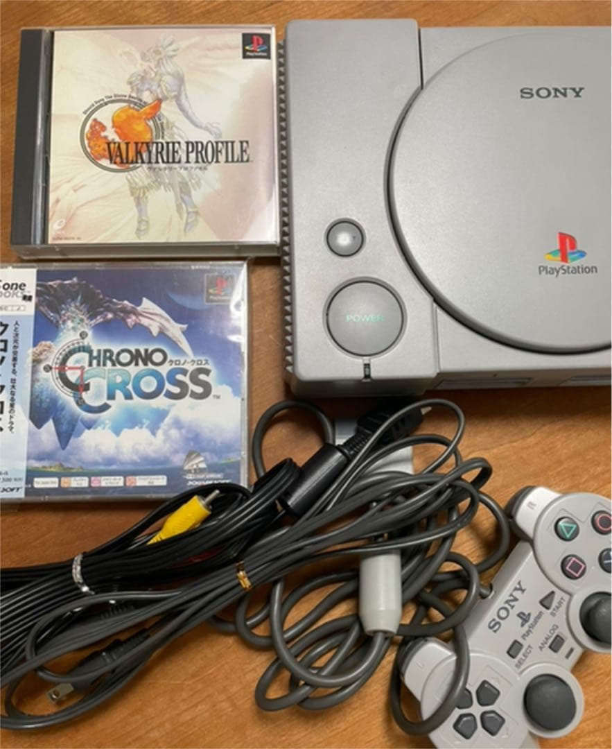 プレステ初代　SONY SCPH-7000 PlayStation ソフト4本