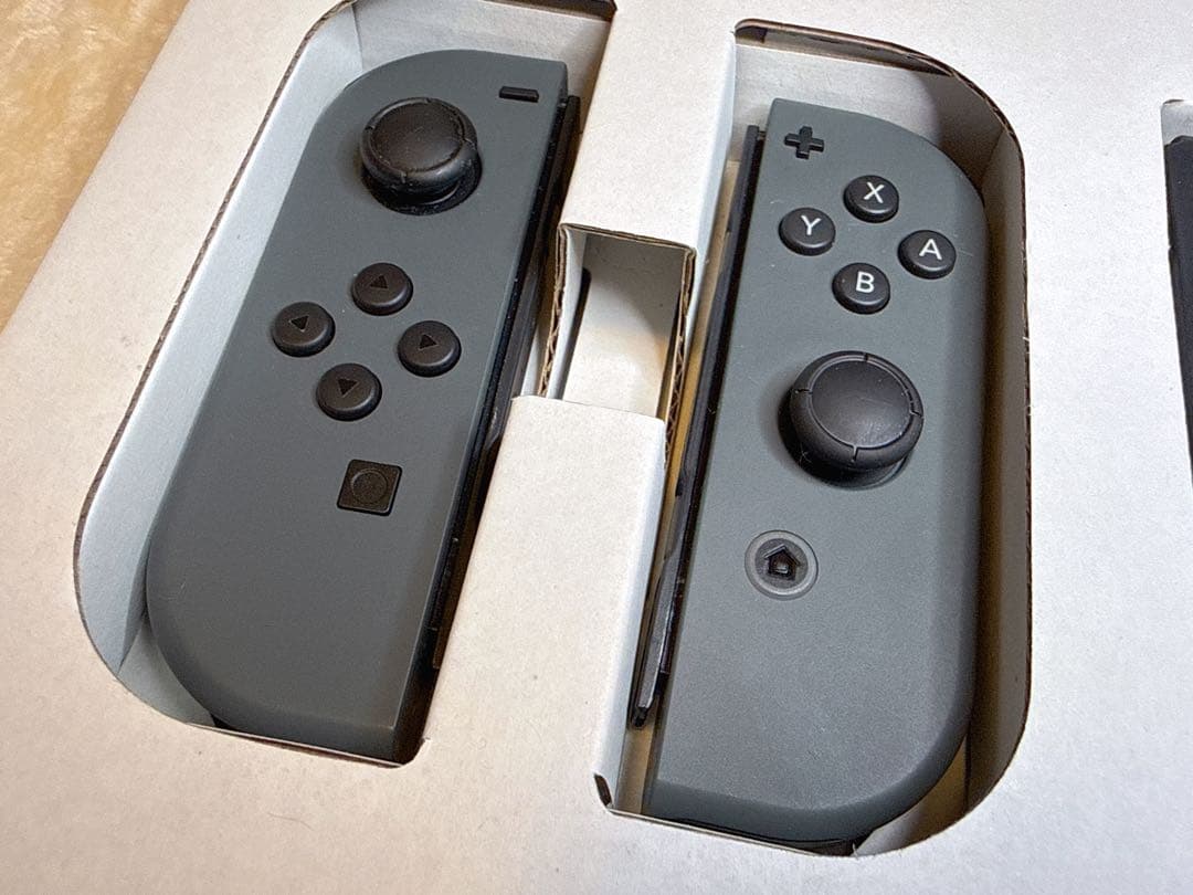 K*0様 Nintendo Switch 本体 初代 ブラック 箱あり 美品