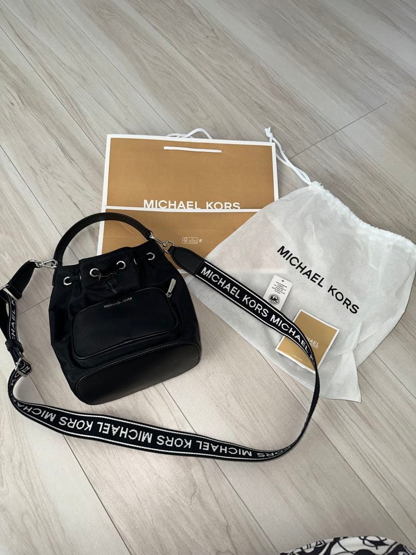 MICHAEL KORS KHAI バケット クロスボディ スモール