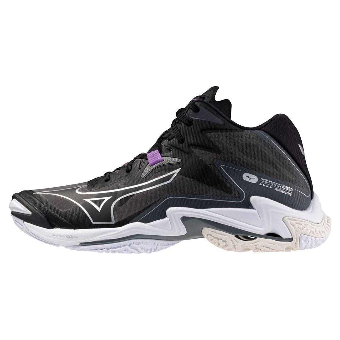 【新品未使用品】Mizuno バレーボール　ウエーブライトニング Z8 MID