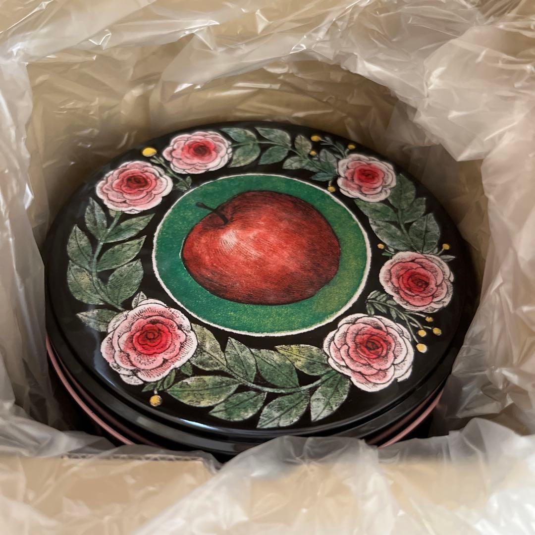 ヒグチユウコ　丸缶