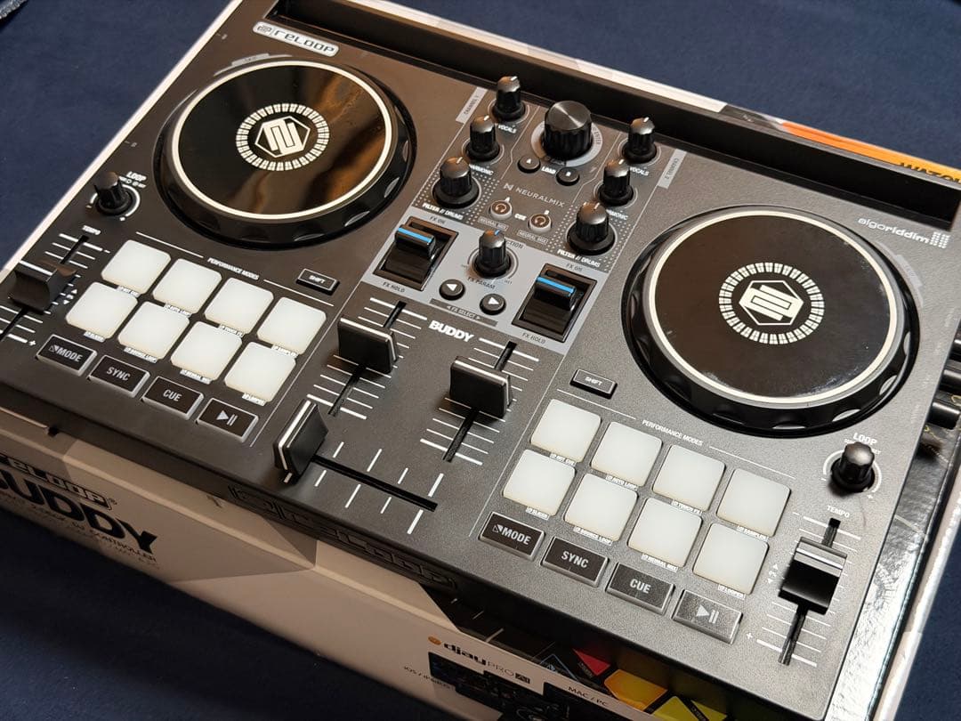 Reloop Buddy DJコントローラー