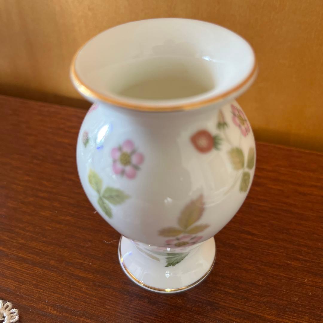 ウエッジウッド　ワイルドストロベリー　花瓶と写真立て
