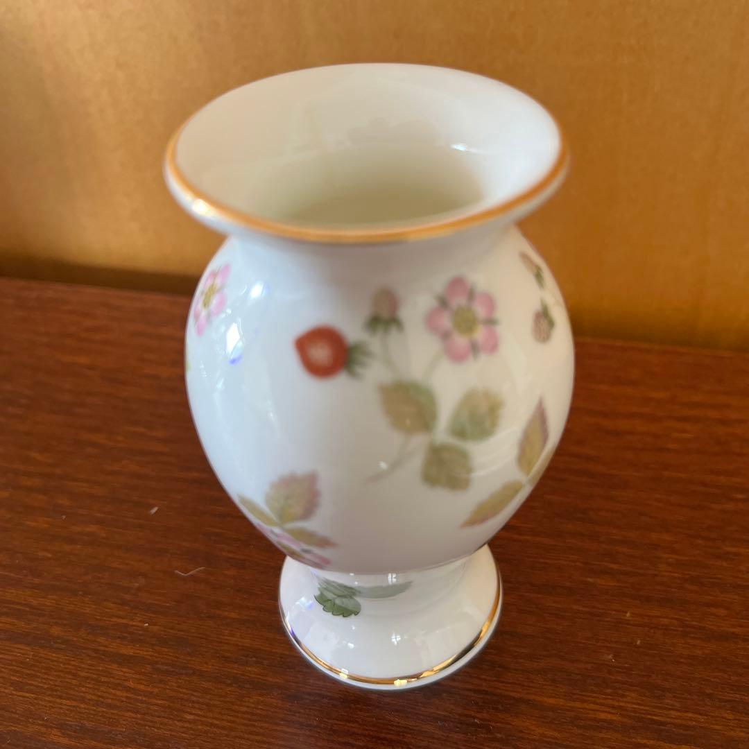 ウエッジウッド　ワイルドストロベリー　花瓶と写真立て