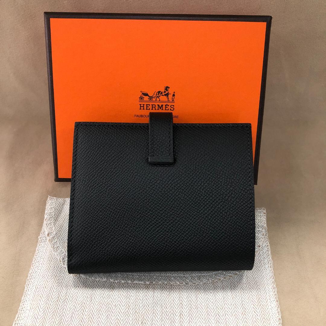 ベアンコンパクト 黒レザー 二つ折り財布 シルバーH型金具