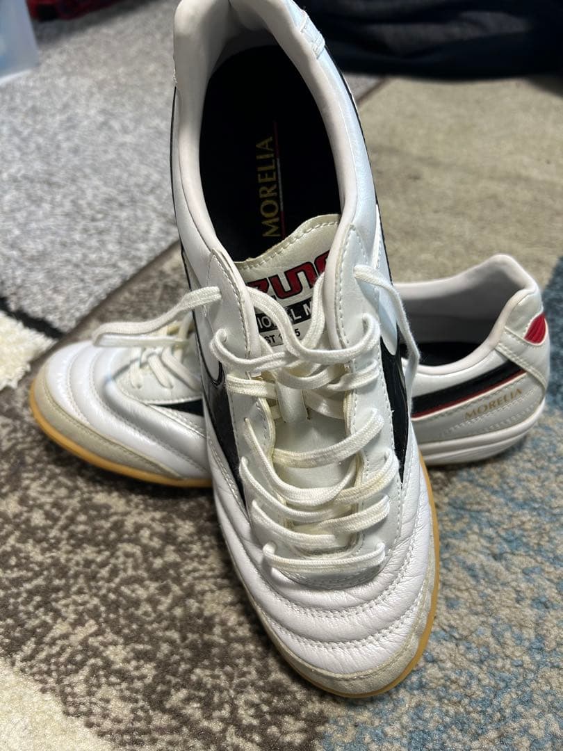 MIZUNO　モレリア　フットサル