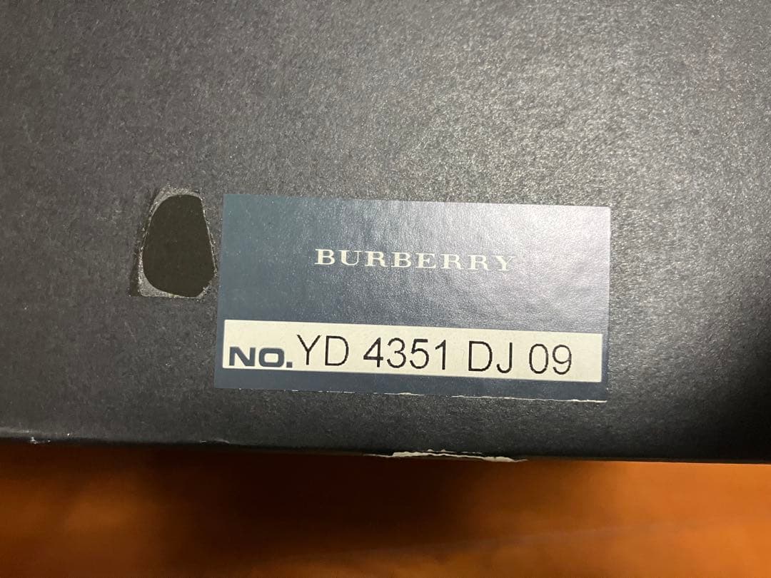 Burberry チェック黒 トートバッグ　YD 4351DJ 09